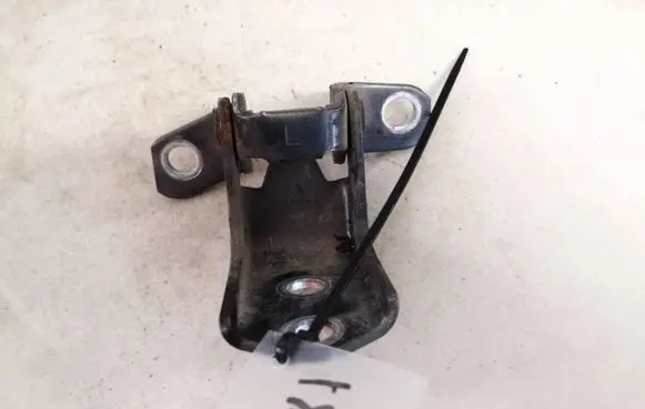 Mazda 3 II Front door upper hinge