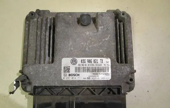 Skoda Octavia Mk2 (1Z) Engine control unit/module 03G906021TB 03G906021AN 0281014711