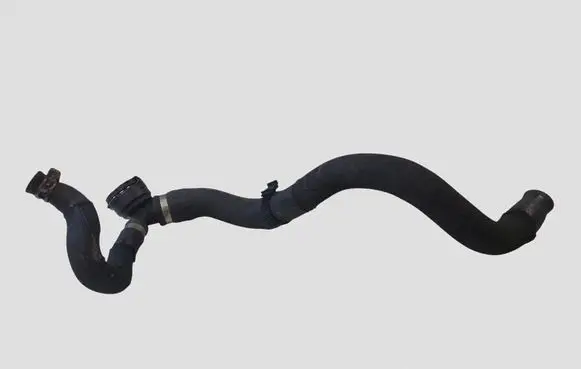 Volvo V40 Engine coolant pipe/hose