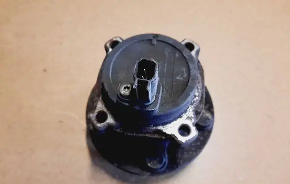 Ford C-MAX I Rear wheel hub spindle/knuckle 