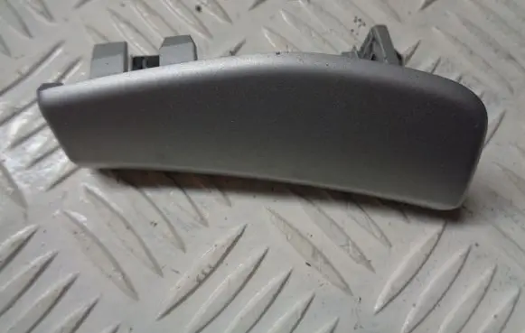 Skoda Octavia Mk2 (1Z) Dashboard glove box trim 1Z1858415