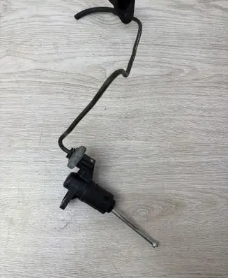Audi A4 S4 B7 8E 8H Clutch master cylinder 8E1721401A