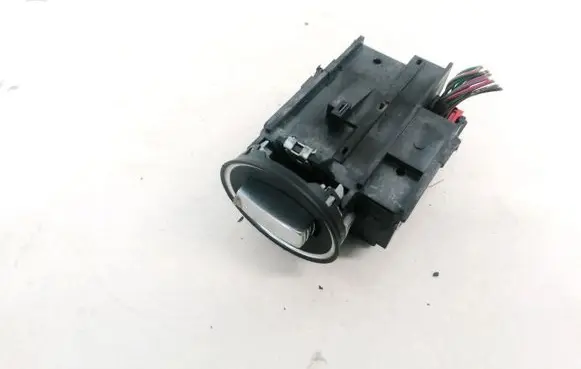 Volkswagen PASSAT B6 Ignition lock 3C0905843 33303301
