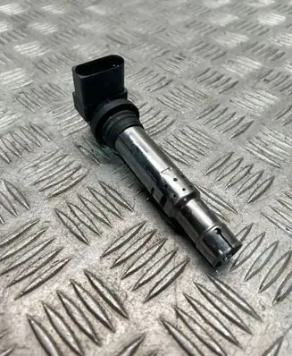 Volkswagen Golf VI High voltage ignition coil 036905715