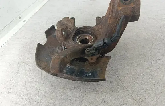 Skoda Octavia Mk1 (1U) Front wheel hub spindle knuckle 