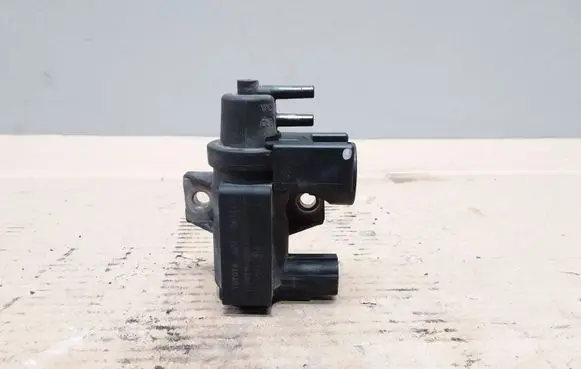 Toyota Corolla Verso AR10 Vacuum valve 258190R011