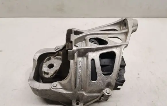Audi Q7 4M Engine mount bracket 4M0199371FF 4M0199371