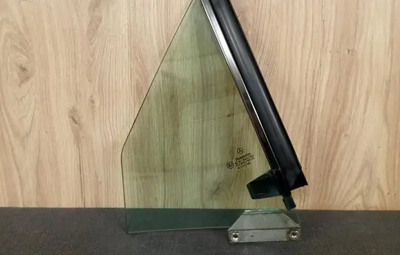 Rear side window
