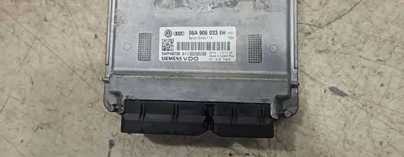 Audi A3 S3 8P Engine control unit/module 5WP40230 06A906033FP 06A906033EH