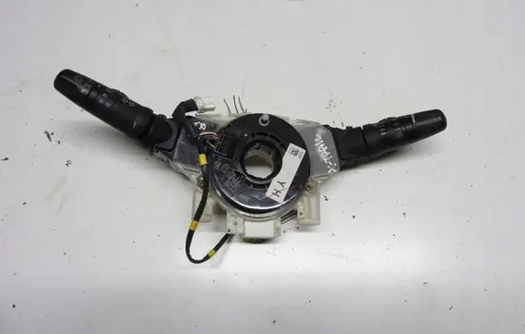 Nissan X-Trail T30 Tailgate/trunk/boot open switch 25560EQ301