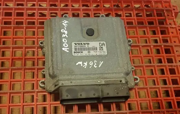 Volvo S60 Engine control unit/module 31336908 S180134101C