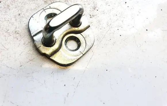 Nissan Leaf I (ZE0) Front door lock loop/hook striker 