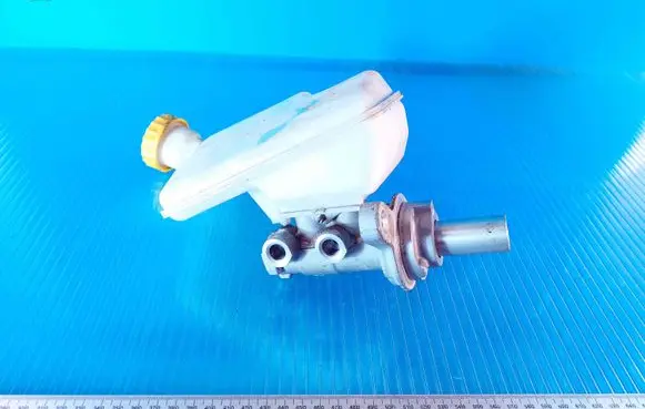 Peugeot 208 Master brake cylinder 0204054032