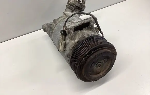 Renault Megane III Air conditioning (A/C) compressor (pump) R1580058 V813602VAU