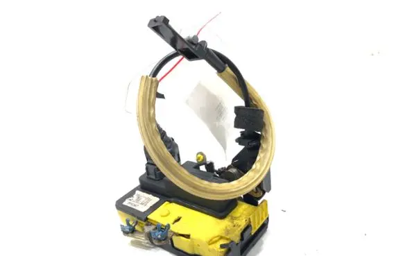 Volvo S60 Front door lock 8650547