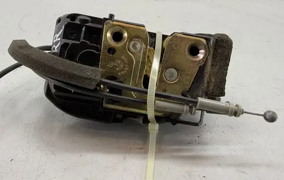 Nissan Murano Z50 Rear door lock