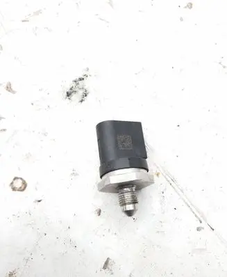Audi A3 8Y Fuel pressure sensor 0261545169 20101160402