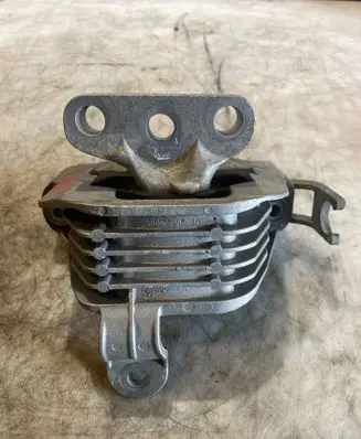 Engine mount bracket