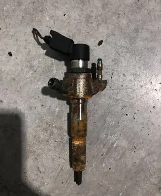 Volvo V60 Fuel injector 9802448680