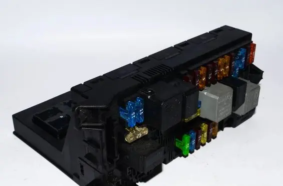 Mercedes-Benz E W211 Fuse module 2035453801