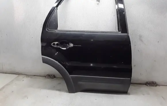 Ford Maverick Rear door