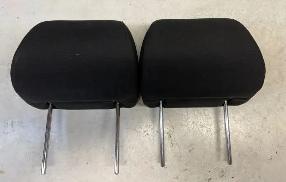 Toyota Avensis T250 Front seat headrest 
