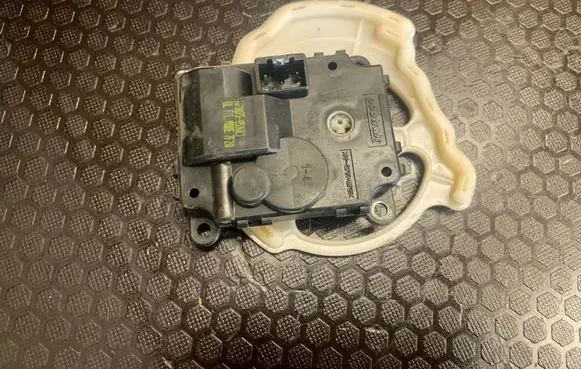 KIA Sorento A/C air flow flap actuator/motor H400730750C