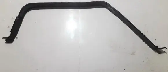 Fuel tank mounting bracket