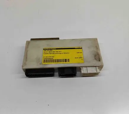 BMW 7 E38 Central body control module 5DK007047 5DK00704713