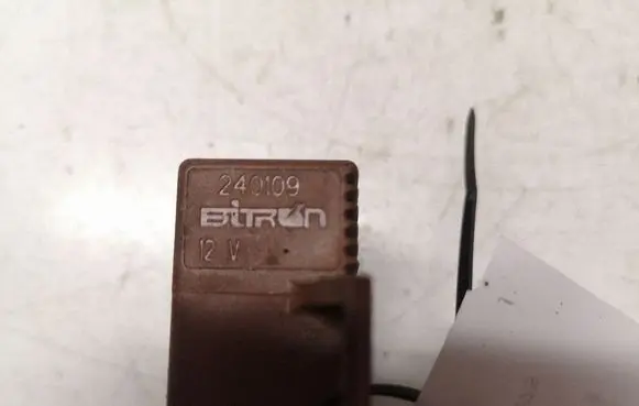 Citroen Xsara Picasso Fuel pump relay 456121314