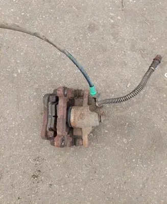 Renault Trafic III (X82) Rear brake caliper 7701056166