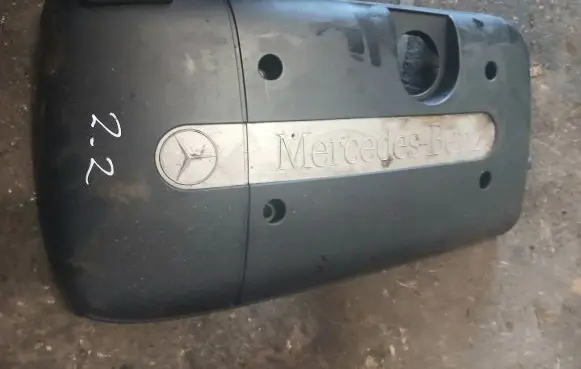 Mercedes-Benz C W203 Engine cover (trim) A6110101067