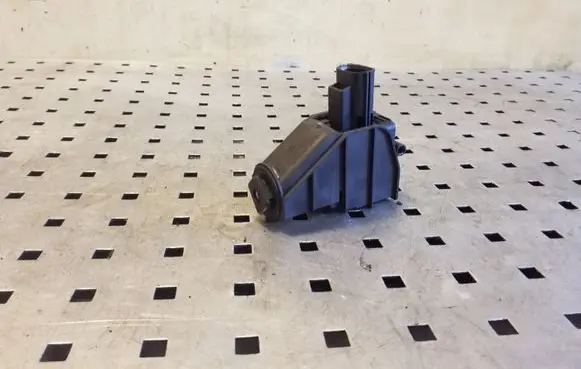 Fuel tank cap lock motor