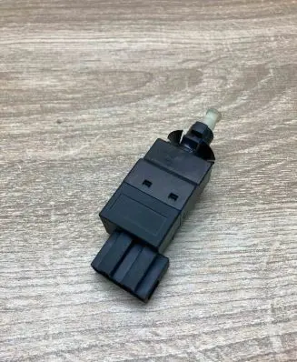 Mercedes-Benz E W210 Brake pedal sensor switch 4720486241220