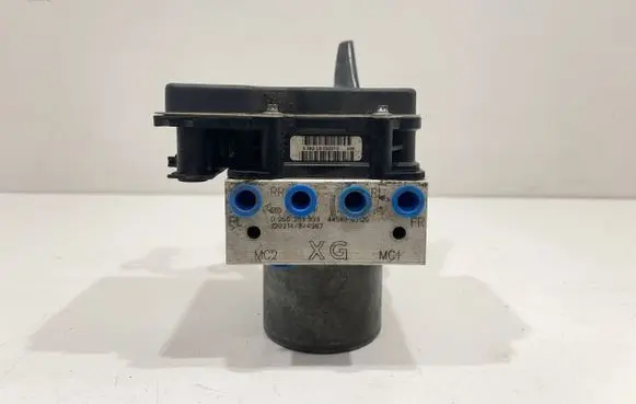 Toyota Avensis T270 ABS Pump 0265251999 0102120711