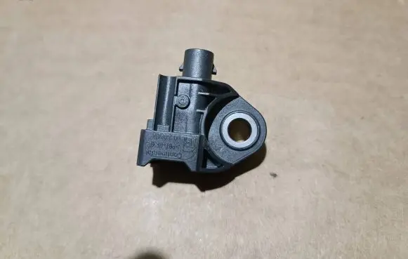 Mercedes-Benz E W213 Airbag deployment crash/impact sensor A2139051300 869108