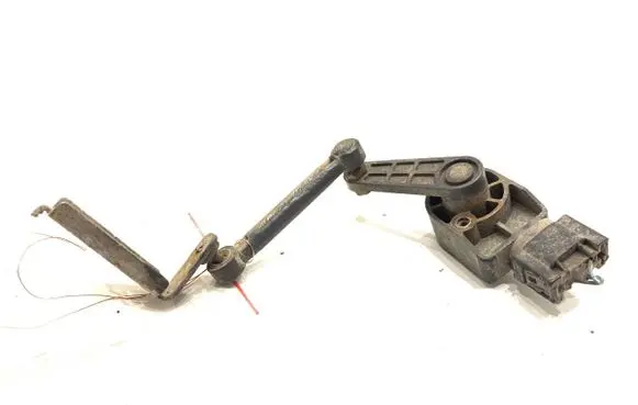 Headlight/headlamp level sensor