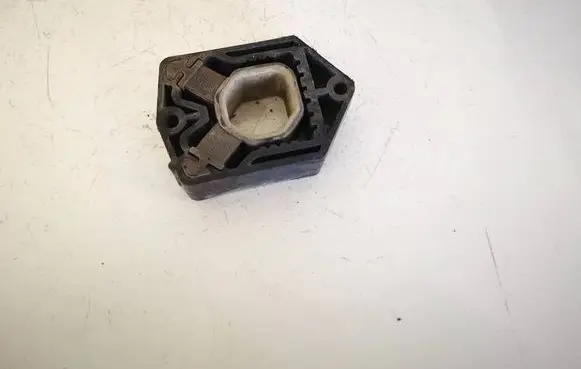 Skoda Octavia Mk2 (1Z) Radiator mount bracket 1Z0121367B