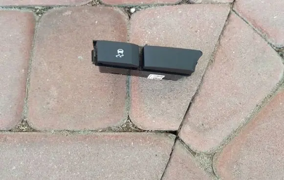 Opel Astra J ESP (stability program) switch 13288072