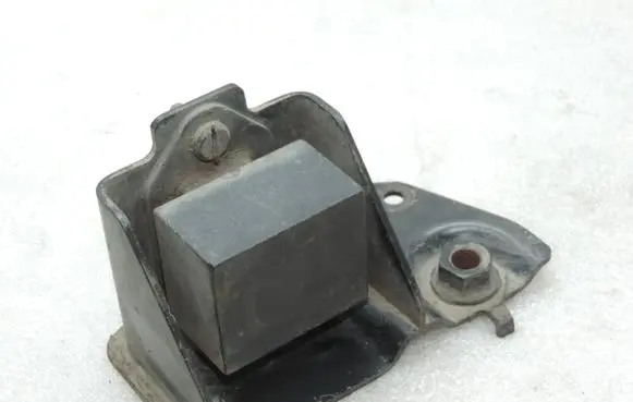 Toyota Avensis T250 Engine mount bracket 5122764010
