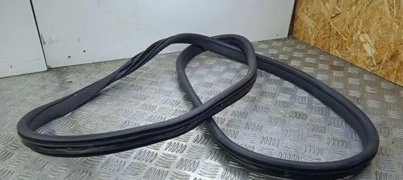 Mercedes-Benz E W213 Rear door rubber seal (on body) A2136970251