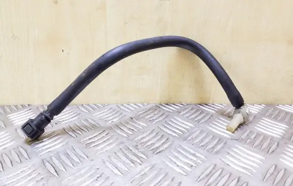 Peugeot 4007 Fuel line pipe