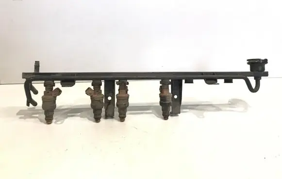 Volkswagen PASSAT B3 Fuel main line pipe 021133317G