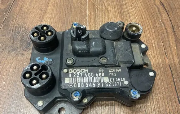 Mercedes-Benz E W124 Combustion control unit/module 0085459132 0227400408