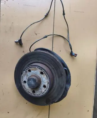 Mercedes-Benz E W212 Front wheel hub A2124201244 A2125401605