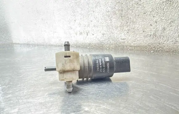 Opel Astra J Windscreen/windshield washer pump 13250357 3240117