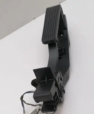 Mercedes-Benz E W211 Accelerator throttle pedal A2113000604 130106