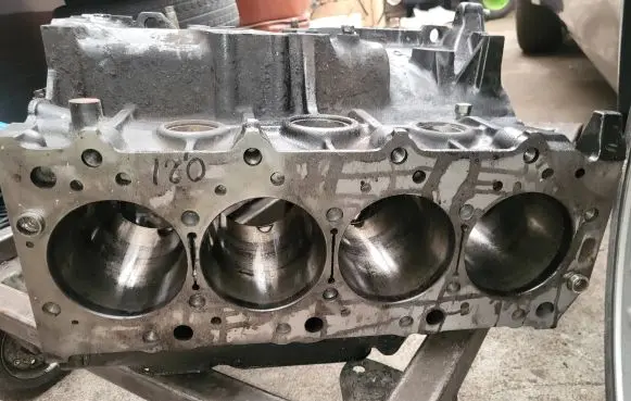 Mitsubishi Pajero Engine block 4D56