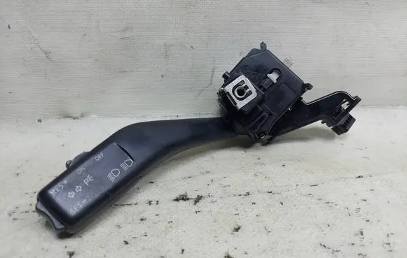 Volkswagen Touran I Indicator stalk 1K0953513A