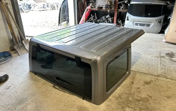 Jeep Wrangler Pick-up truck tonneau cover